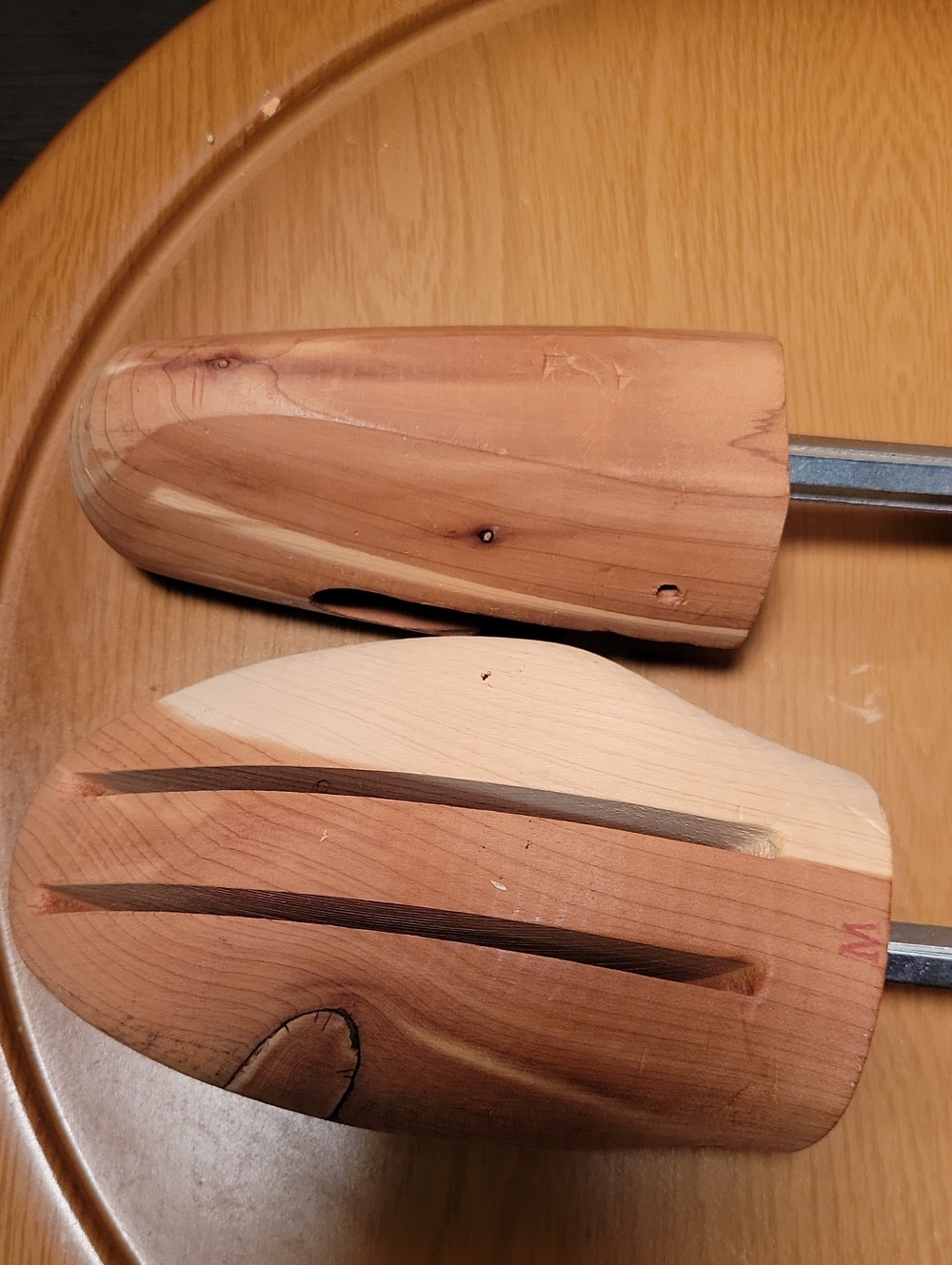 Allen Edmonds Natural Cedar Shoe Trees - Light Brown Medium - Picture 5 of 5